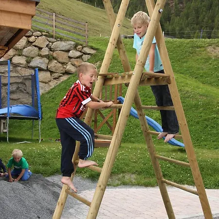 Andis Almdorf Gasthuis 2*