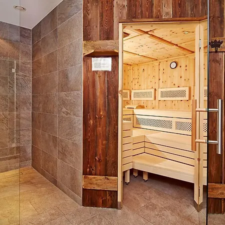 Andis Almdorf בית הארחה