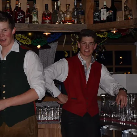 Andis Almdorf בית הארחה